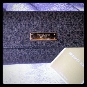 Brown leather Michael Kors wallet